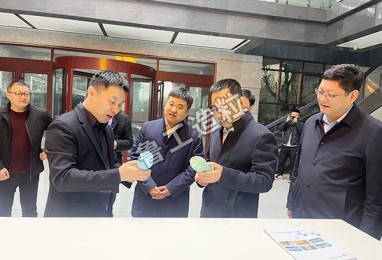 周村區(qū)委書記李德剛一行蒞臨我公司進(jìn)行調(diào)研